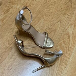 NWT New York & Company 
Strappy Metallic Gold Heels
Size 8